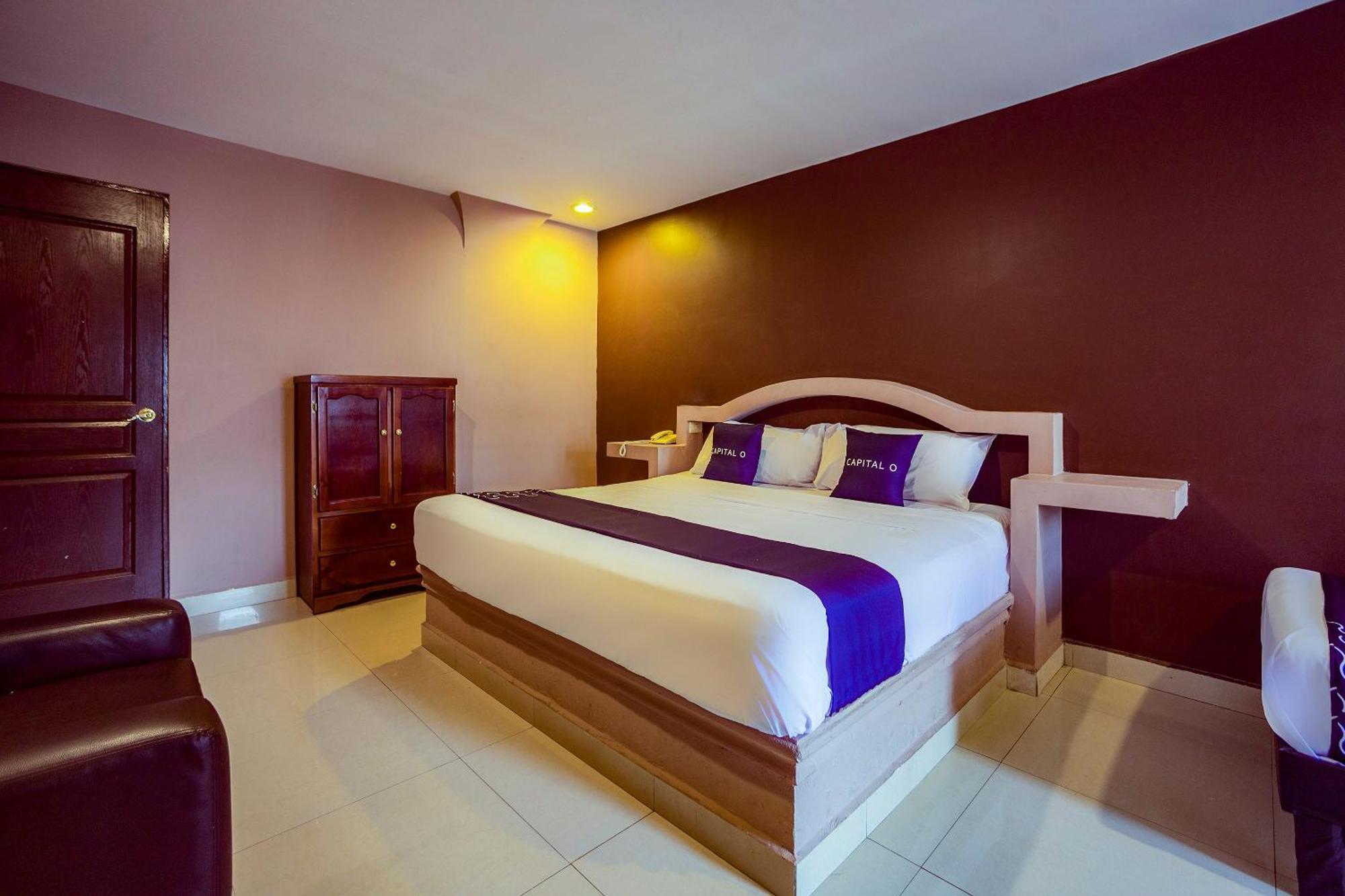 Capital O Hotel Diro, Monterrey Luaran gambar