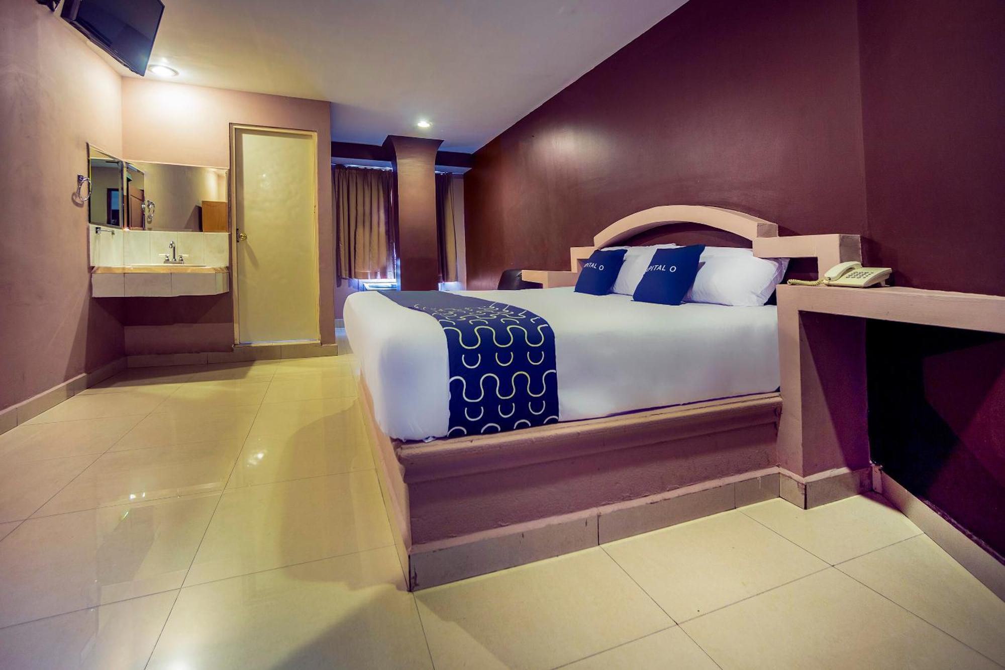 Capital O Hotel Diro, Monterrey Luaran gambar