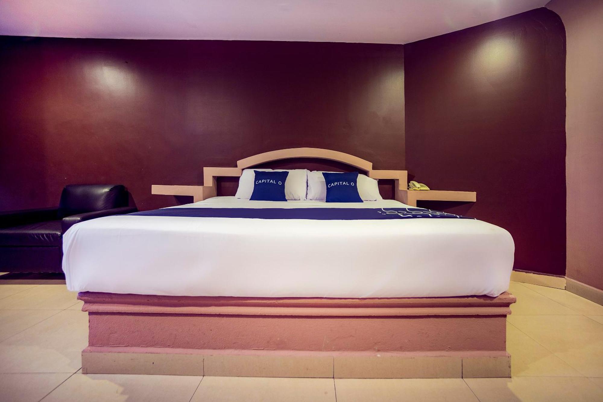 Capital O Hotel Diro, Monterrey Luaran gambar